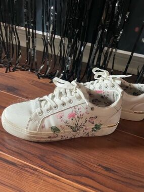 Aldo White Floral Low-Top Lace-Up Sneakers